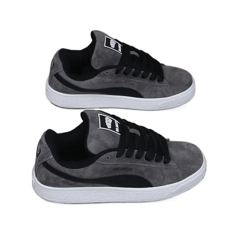 2025 Nuevos zapatos de pan para pareja para mujer, bajos, de suela gruesa, casuales, de moda, para patineta, zapatos blancos, material de PU, antideslizantes