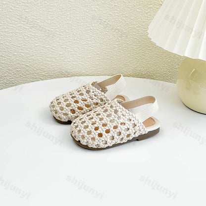 Sandalias para niños pequeños, zapatos planos de verano 2025 para exteriores, zapatos de playa, calzado informal de moda tejido para bebés, sandalias de princesa para niñas.
