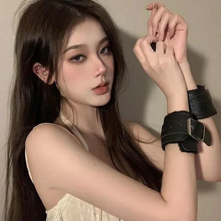 Esposas de cuero PU con forro polar para mujer, mordazas para pies, cadena de hierro para pies, accesorios de fotografía de manos no dañinos, COS para chicas atractivas