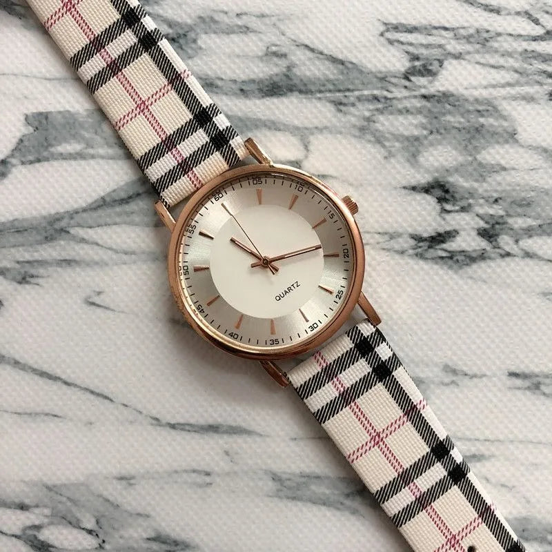 Reloj para hombre Nuevo reloj informal con cinturón a cuadros simple y moderno con caja de oro rosa y reloj de cuarzo a cuadros