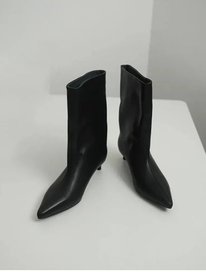 Botines de diseño para mujer, estilo moderno, tacón bajo cuadrado, ideales para fiestas, bailes y eventos. Botines cortos sin cordones.