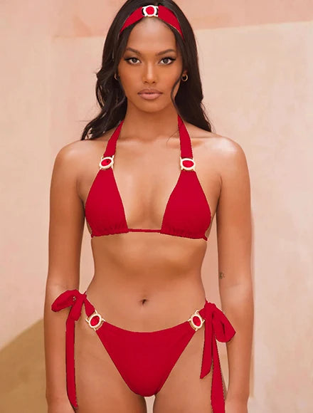 Bikini triangular amarillo sexy 2025 con detalle de encaje, ideal para playa, fiestas en la piscina y escapadas de verano.