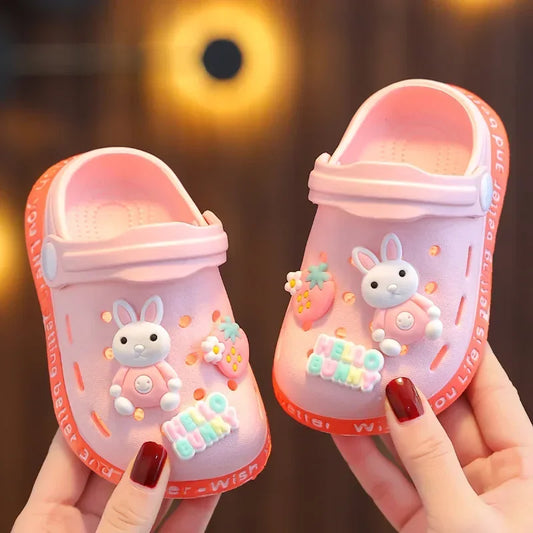 Sandalias de verano para niñas y bebés: zapatillas de interior de suela suave para niños pequeños con dibujos animados, zapatos huecos transpirables para niños.