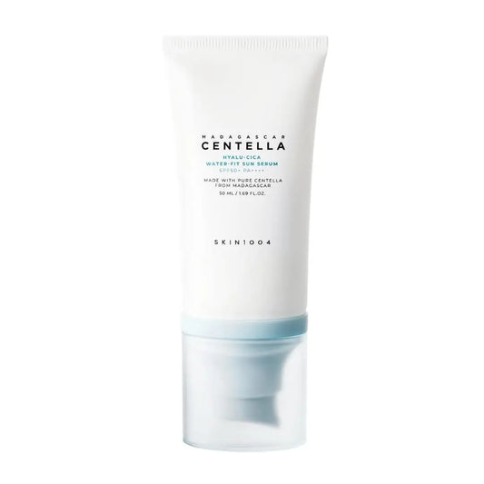 SKIN1004 Centella Sun Serum SPF50+ PA++++, Ácido Hialurónico, Protección UV Hidratante para Piel Sensible, Seguro para Después de Procedimientos
