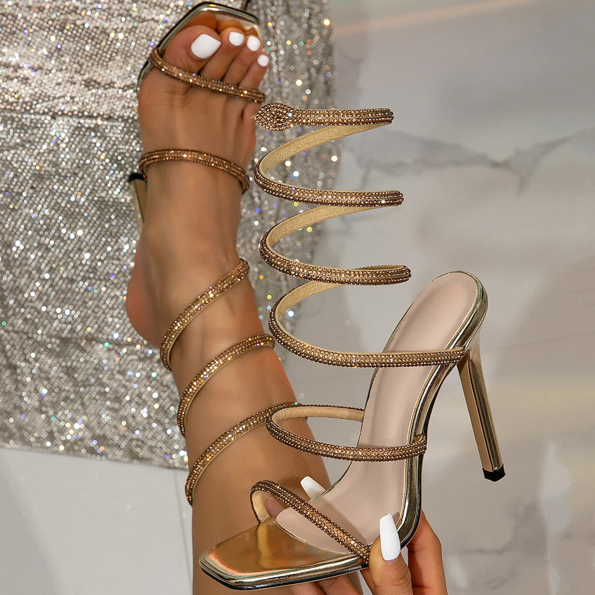 Sandalias de tiras cruzadas con cristales para mujer, zapatos de tacón alto y fino con punta abierta, estilo urbano, para fiesta y graduación, para verano, 2025