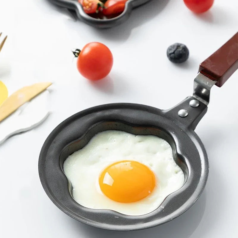 Mini sartén para tortillas, divertida sartén para desayuno con dibujos animados, sartén para panqueques, ollas antiadherentes, utensilios de cocina para el desayuno