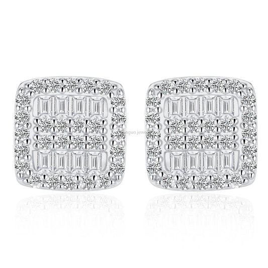 Pendientes de plata de ley 925 de oro de 18 quilates y moissanita de 0,5 quilates.