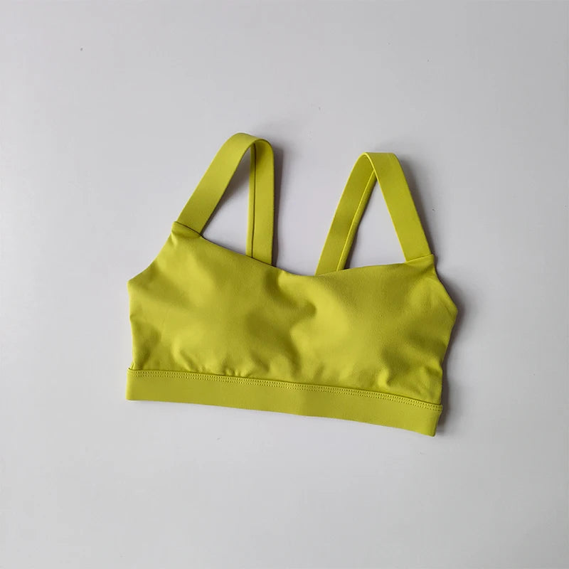 Conjunto de yoga Naked Feel para mujer, sujetador deportivo de alto impacto con almohadillas integradas y leggings que realzan los glúteos, ideal para entrenar en el gimnasio.