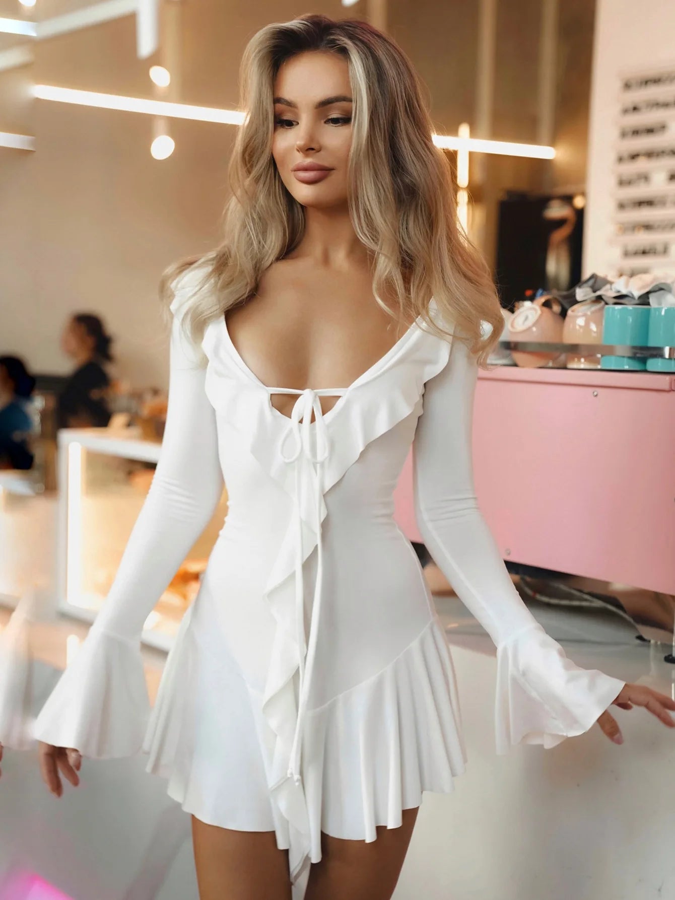 Vestido corto de mujer con volantes, patchwork blanco y negro, manga larga acampanada, encaje y cordones, para fiesta, noche, mini vestido, azul, rosa, rojo.