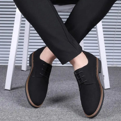 Zapatos de hombre estilo nobuk con cordones, zapatos Oxford suaves para hombre, planos 2023, zapatillas deportivas transpirables de color sólido, zapatos deportivos casuales.