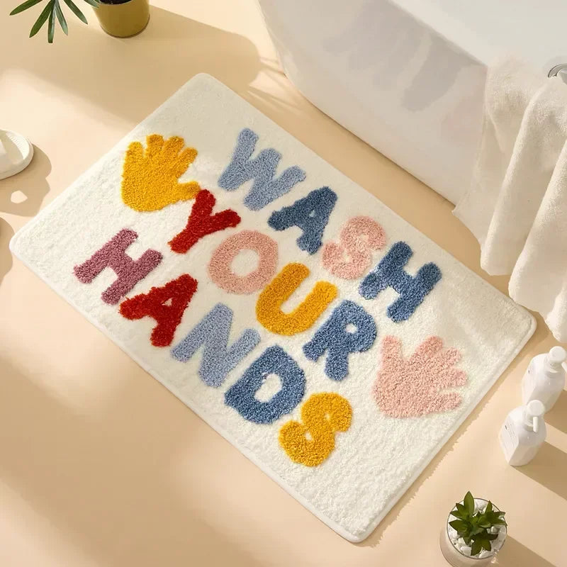 Consigue una alfombra de baño, una bonita alfombra para la bañera o una alfombra de baño para decorar apartamentos, una alfombra de ducha con mechones grises y blancos.