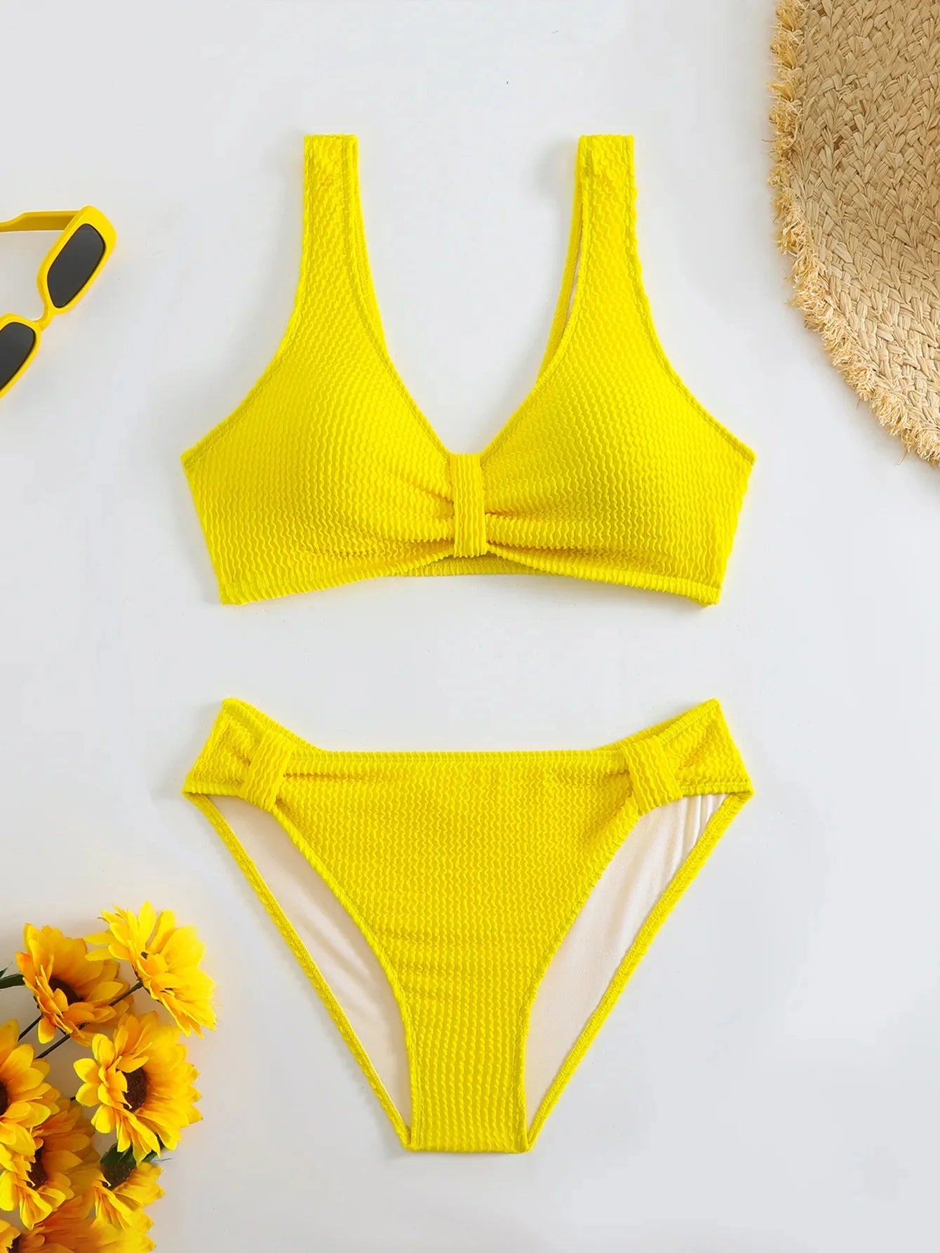 Nuevo traje de baño de dos piezas de bikini 2025, color puro, alta elasticidad, monocromático, ajuste cómodo, ropa de playa para mujer.