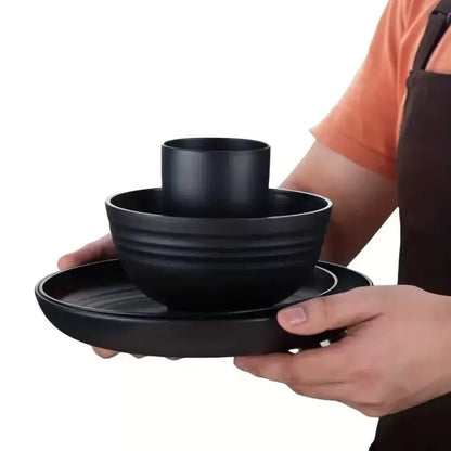 NUEVO Juego de 16 piezas de cuencos, tazas y platos, vajilla negra pura, platos de plástico para la cena y vasos de agua, regalo