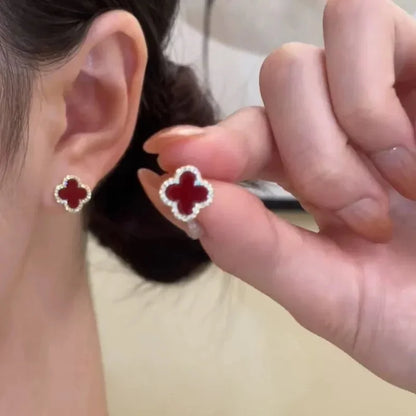 Pendientes clásicos de flor de cuatro hojas para mujer, sin perforaciones, con espiral antimosquitos, con clip, sin dolor, a la moda, versátiles y para desplazamientos diarios.