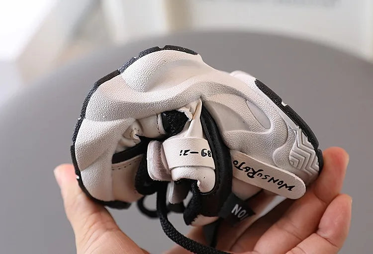 Zapatillas deportivas para niños, calzado deportivo para niños, zapatillas deportivas cómodas, zapatillas deportivas con estilo para niños