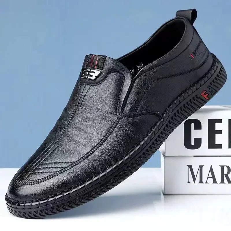 Zapatos de conducción de cuero cómodos para hombre, sin cordones, con suela suave, antideslizantes, transpirables, para personas de mediana edad y mayores.