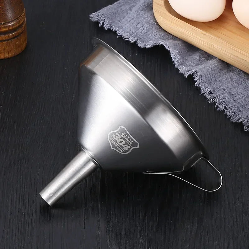 Embudo de acero inoxidable 304 de boca ancha con filtro de malla para aceite de cocina, especias líquidas y utensilios de cocina.