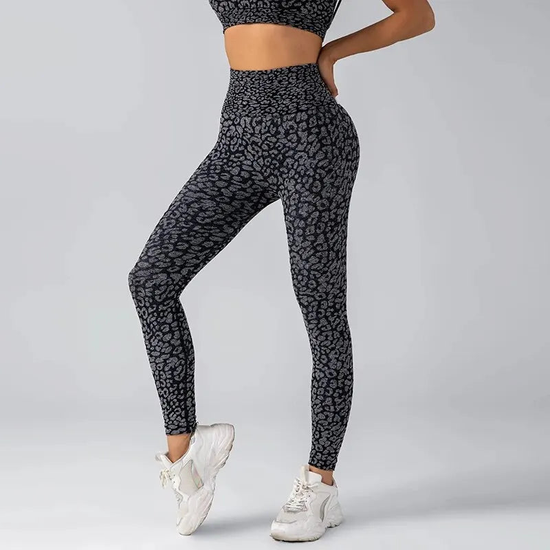 Pantalones de yoga con estampado de leopardo sin costuras para mujer, con realce de cadera y cintura alta, con alta elasticidad.