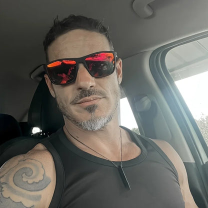 Gafas de sol polarizadas con montura cuadrada, bisagras de resorte de alta calidad, lentes con revestimiento multicolor para vacaciones, conducción, pesca y protección UV.