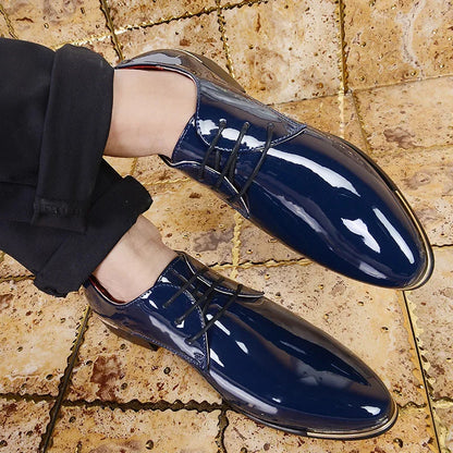 Zapatos de cuero retro puntiagudos para hombre, mocasines informales de charol con cordones, elegantes y de lujo, para eventos sociales.
