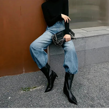 Botines de diseño para mujer, estilo moderno, tacón bajo cuadrado, ideales para fiestas, bailes y eventos. Botines cortos sin cordones.