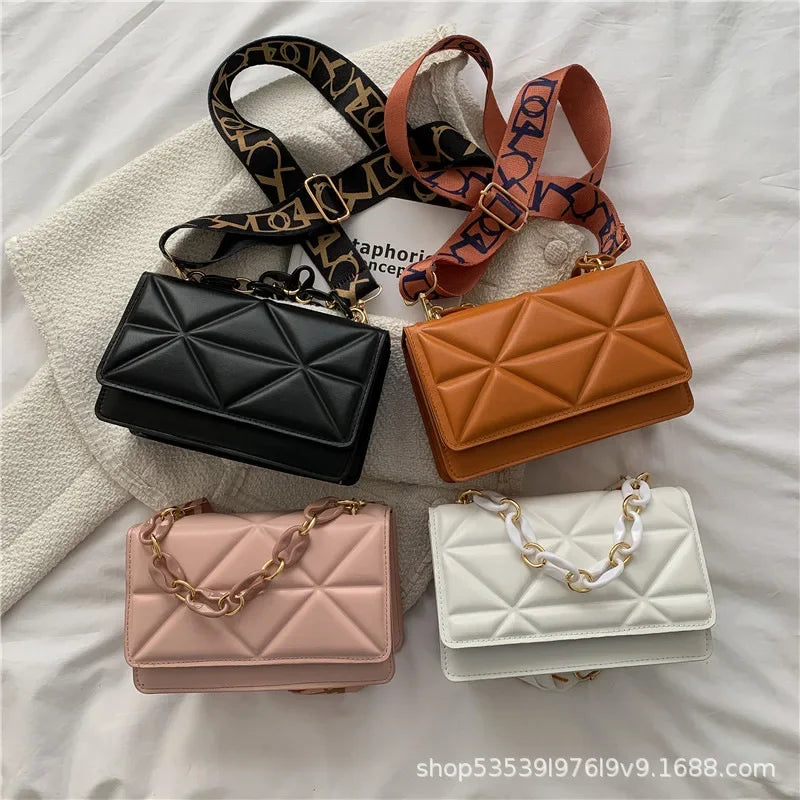 Bolso de mano con asa de cadena, moderno y versátil, pequeño, cuadrado, para mujer, bandolera de piel sintética suave, estilo vintage, con cremallera interior.