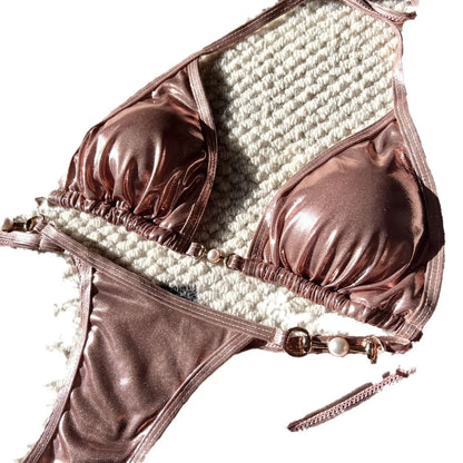 Traje de baño bikini sexy con perlas brillantes, gran oferta de la temporada, nuevo traje de baño cruzado, elegante diseño luminoso, ropa interior femenina atractiva