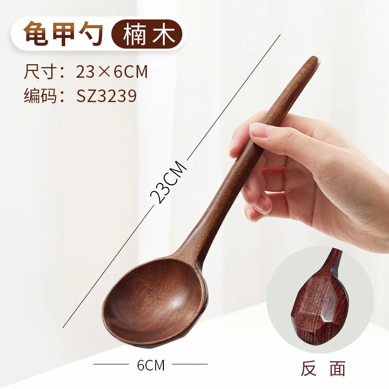 Cuchara de sopa grande de madera creativa con mango largo y forma de tortuga, ideal para comer en restaurantes domésticos.