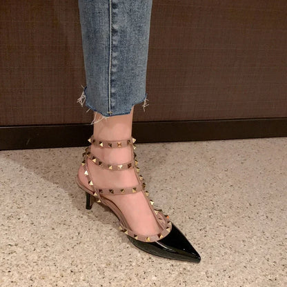 Sandalias Baotou de verano para mujer, con punta puntiaguda, remaches de boca baja, corte A, tacones altos antideslizantes y resistentes al desgaste.
