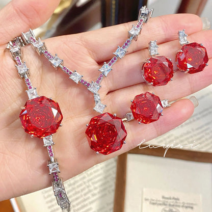 Collar de diamantes morados de talla rosa milenaria octogonal extragrande de Heavy Industry con incrustaciones de diamantes rosas de alto carbono para mujer