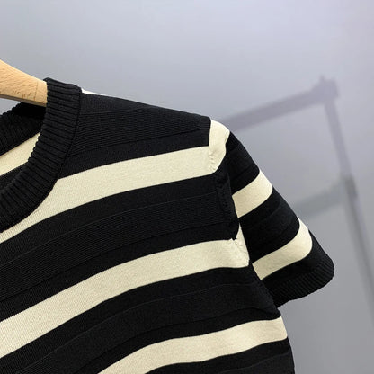Camiseta de seda helada de verano a rayas blancas y negras de manga corta con cuello redondo para hombre, camiseta de media manga para hombre