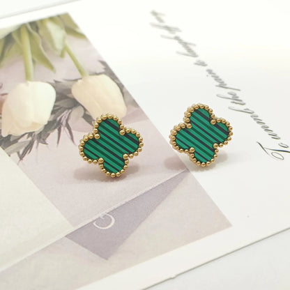 Pendientes de nácar con cuatro hojas de acero inoxidable con diseño de hierba de la suerte, chapados en oro y con retención de color, versátiles para mujer