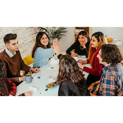 Juego de fiesta Just One: un divertido juego de mesa para niños y adultos | De 3 a 7 jugadores. Juegos para reuniones familiares y con amigos.