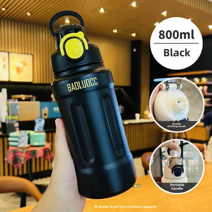 Taza térmica aislante de acero inoxidable 316 de alta capacidad, portátil, deportiva, con pajita, para hombres, mujeres y estudiantes, ideal para actividades al aire libre.