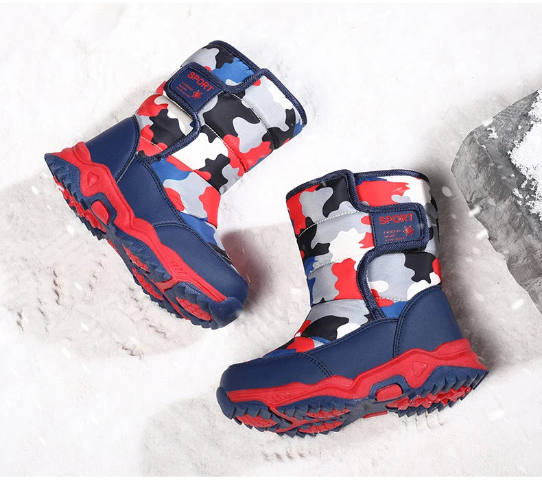 Zapatos de invierno 2025 para niños, de felpa, impermeables, antideslizantes, con suela de goma, botas de nieve cálidas a la moda para exteriores.