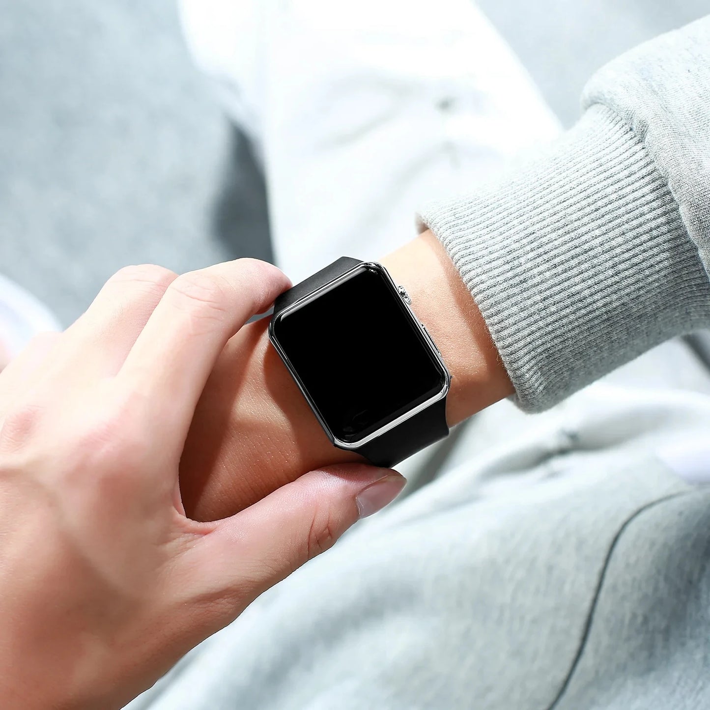 Reloj digital sencillo para hombre y mujer, reloj electrónico deportivo de moda con LED, pulsera de silicona negra, reloj informal para hombre, reloj para hombre
