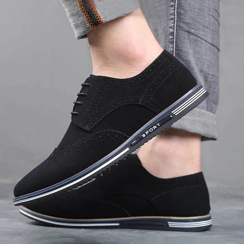 Zapatos de hombre estilo nobuk con cordones, zapatos Oxford suaves para hombre, planos 2023, zapatillas deportivas transpirables de color sólido, zapatos deportivos casuales.