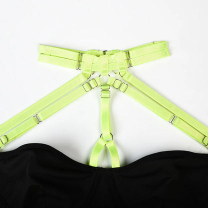 Conjunto de lencería sexy para mujer, con panel de encaje, escote en V profundo, glúteos abiertos, tirantes con forma de corazón de melocotón, cadena cruzada, liguero, ropa interior de tres piezas