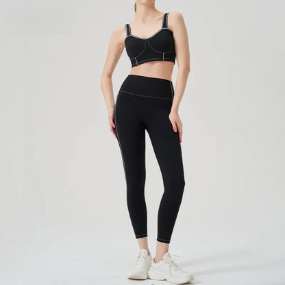 Ropa de yoga, un conjunto deportivo de alta gama, de color sólido, de alta elasticidad, ajustado y de alta intensidad, ropa de fitness para mujer adecuada para el gimnasio.
