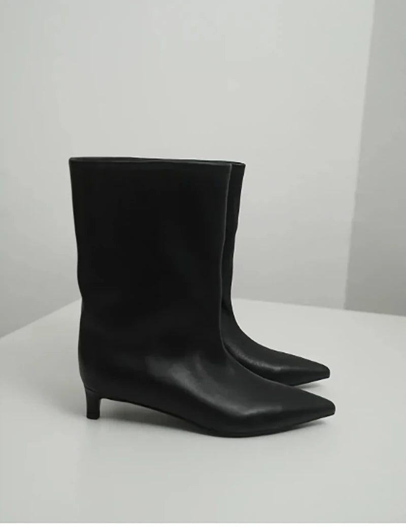 Botines de diseño para mujer, estilo moderno, tacón bajo cuadrado, ideales para fiestas, bailes y eventos. Botines cortos sin cordones.