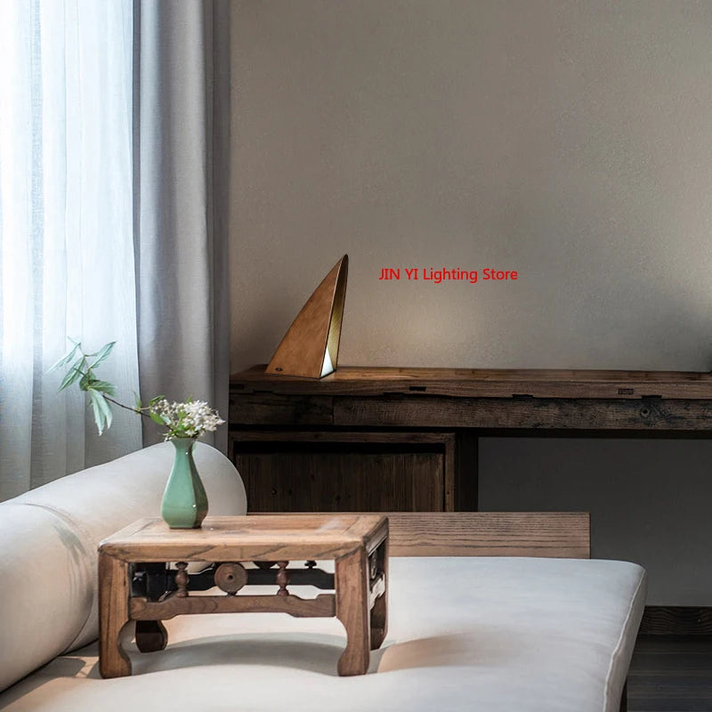 Lámpara de cama sencilla y moderna para dormitorio, luz de noche pequeña, madera maciza, iluminación creativa de ambiente USB.