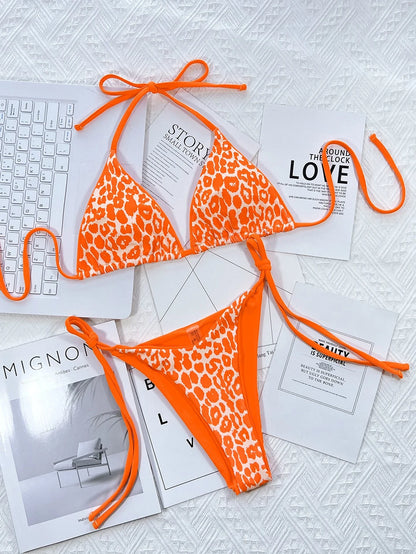 Microbikini de leopardo sexy para mujer, traje de baño femenino de 2023, conjunto de bikini tipo tanga, brasileño, con cuello halter, ropa de playa con cordones
