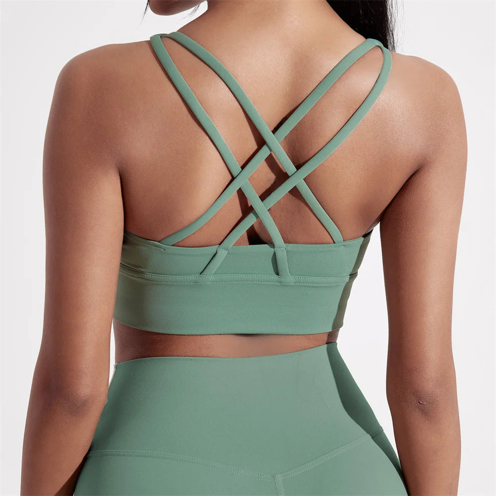 Sujetador deportivo de color sólido con espalda cruzada para mujer, de alta resistencia, ajustado, para entrenamiento integral, ropa interior de yoga y gimnasio con almohadilla para el pecho