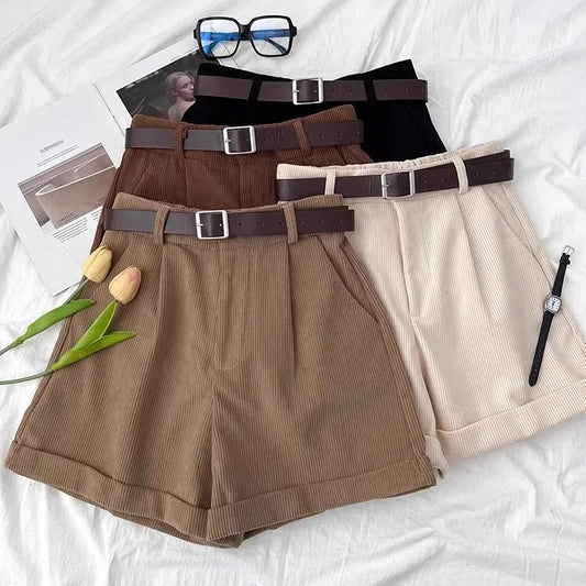 Pantalones cortos de pana vintage para mujer, de cintura alta, acampanados, con diseño pequeño, con bordes enrollados y bota de moda.