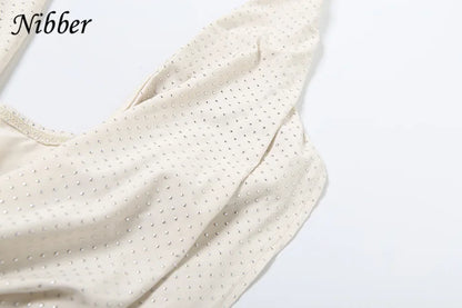 Vestido corto de color sólido con estampado de diamantes de imitación, estilo moderno, escote en V profundo y sin tirantes. Ideal para la moda femenina y la ropa urbana.