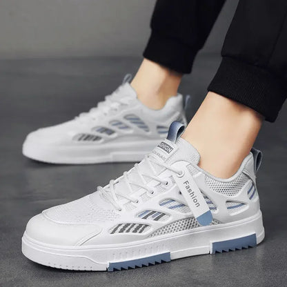 Zapatillas deportivas de malla transpirable para hombre, modernas y versátiles, blancas, informales, para estudiantes, de skate, de verano, modelo nuevo y ligero.