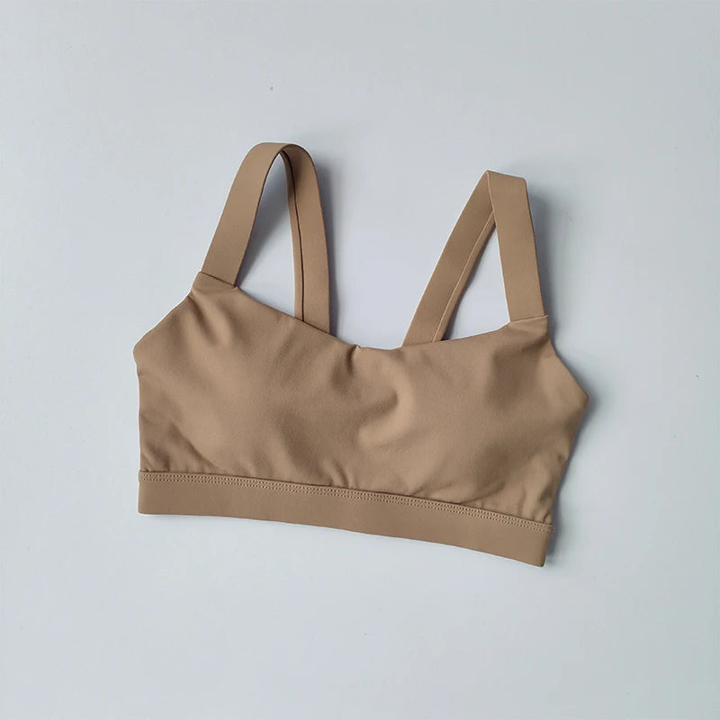 Conjunto de yoga Naked Feel para mujer, sujetador deportivo de alto impacto con almohadillas integradas y leggings que realzan los glúteos, ideal para entrenar en el gimnasio.