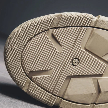 Nuevos zapatos de invierno de caña alta para hombre, botas de nieve para exteriores para hombre, zapatos de algodón con forro polar de moda, zapatos casuales cómodos de marca de tendencia.