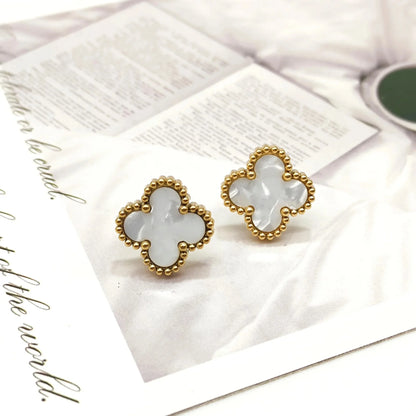 Pendientes de nácar con cuatro hojas de acero inoxidable con diseño de hierba de la suerte, chapados en oro y con retención de color, versátiles para mujer