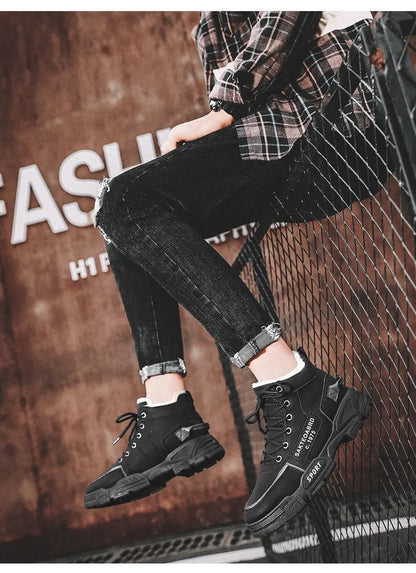 Nuevos zapatos de invierno de caña alta para hombre, botas de nieve para exteriores para hombre, zapatos de algodón con forro polar de moda, zapatos casuales cómodos de marca de tendencia.